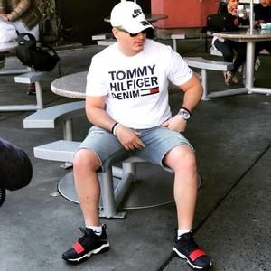 Meet your Posher, Julio